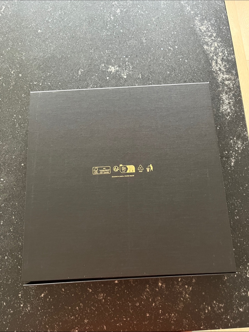 Versace Packaging - Black Box with Gold Logo - Picture 3 of 3